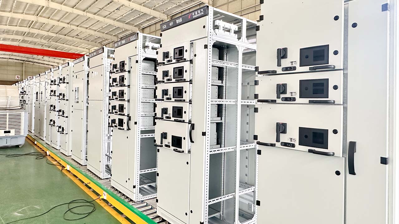 Switchgear vs Switchboard in Power Distribution Systems